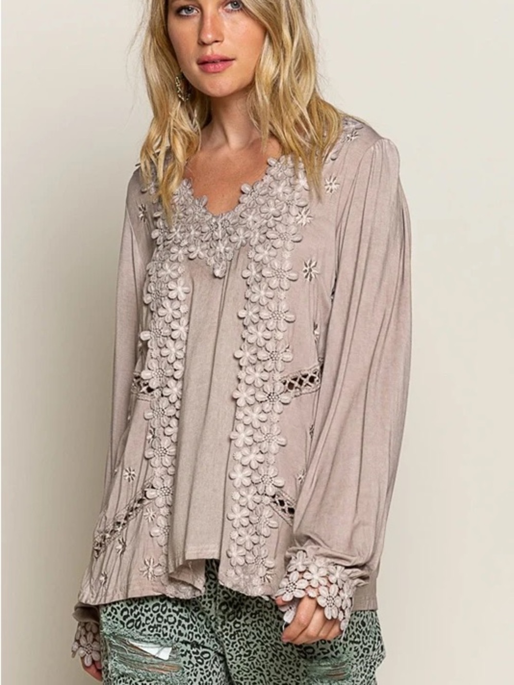 POL Floral Lace Embroidered Boho Top Blouse Size M Light Pink Long Sleeveless